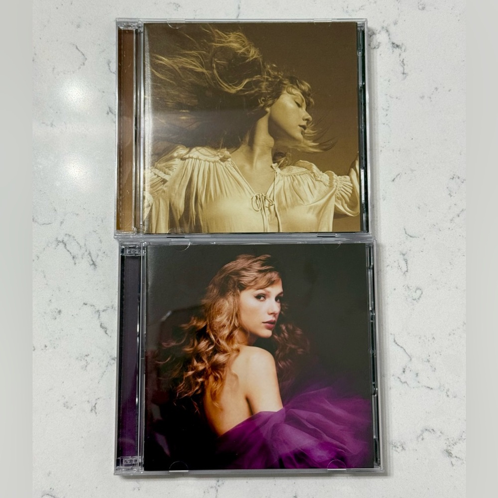 Taylor Swift CD Bundle - Speak Now and Fearless (Taylor’s version)